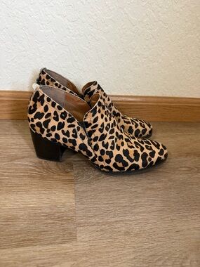 Aetrex Women's Delaney Shortie Leopard Print Cow Hair Leather Ankle Boots 7.5